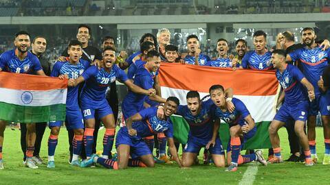 FIFA ने भारतीय फुटबॉल पर लगाया प्रतिबंध, अंडर-17 विश्व कप की मेजबानी भी छिनी FIFA ने भारतीय फुटबॉल पर लगाया प्रतिबंध, अंडर-17 विश्व कप की मेजबानी भी छिनी