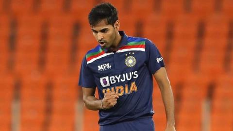 ICC प्लेयर ऑफ द मंथ: भुवनेश्वर ने जीता यह अवार्ड, महिलाओं में लिजेल ने मारी बाजी ICC प्लेयर ऑफ द मंथ: भुवनेश्वर ने जीता यह अवार्ड, महिलाओं में लिजेल ने मारी बाजी