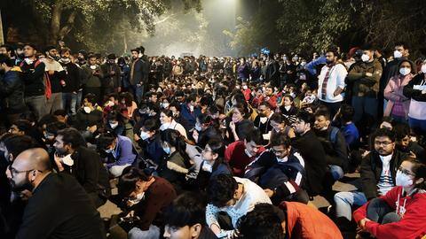 क्यों प्रदर्शन कर रहे हैं रेजिडेंट डॉक्टर्स और अब तक क्या-क्या हुआ? क्यों प्रदर्शन कर रहे हैं रेजिडेंट डॉक्टर्स और अब तक क्या-क्या हुआ?