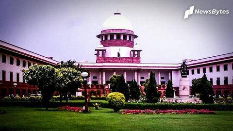 सुप्रीम कोर्ट ने योगी सरकार से पूछा- महामारी के दौरान क्यों दी कांवड़ा यात्रा की अनुमति? सुप्रीम कोर्ट ने योगी सरकार से पूछा- महामारी के दौरान क्यों दी कांवड़ा यात्रा की अनुमति?
