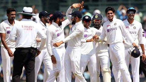 15 खिलाड़ियों के अलावा बबल से बाहर जा सकेंगे अन्य खिलाड़ी, BCCI ने दी छूट 15 खिलाड़ियों के अलावा बबल से बाहर जा सकेंगे अन्य खिलाड़ी, BCCI ने दी छूट