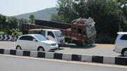 गुजरात: टायर फटने पर खड़े ट्रक से टकराई यात्रियों से भरी जीप, 6 की मौत