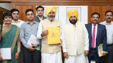 पंजाब: AAP सरकार ने पेश किया पहला बजट, 1 जुलाई से मुफ्त मिलेगी 300 यूनिट बिजली पंजाब: AAP सरकार ने पेश किया पहला बजट, 1 जुलाई से मुफ्त मिलेगी 300 यूनिट बिजली