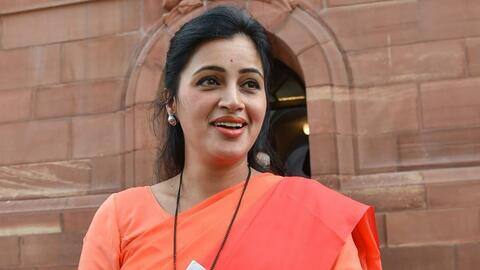 नवनीत राणा की उद्धव ठाकरे को चुनौती, बोलीं- मेरे खिलाफ चुनाव लड़ें और जीत कर दिखाएं नवनीत राणा की उद्धव ठाकरे को चुनौती, बोलीं- मेरे खिलाफ चुनाव लड़ें और जीत कर दिखाएं