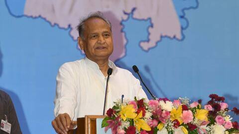 रेपिस्टों को फांसी का प्रावधान, इसलिए बढ़ रहे रेप के बाद हत्या के मामले- गहलोत रेपिस्टों को फांसी का प्रावधान, इसलिए बढ़ रहे रेप के बाद हत्या के मामले- गहलोत