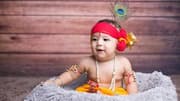जन्माष्टमी पर अपने छोटे बच्चे को भगवान कृष्ण के रूप में सजाना है? अपनाएं ये तरीका