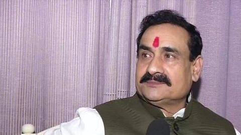 मध्य प्रदेश: गृह मंत्री की सब्यसाची को चेतावनी- विज्ञापन वापस न लिया तो होगा केस मध्य प्रदेश: गृह मंत्री की सब्यसाची को चेतावनी- विज्ञापन वापस न लिया तो होगा केस