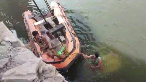 राजस्थान: बारातियों को ले जा रही कार नदी में गिरी, दूल्हे समेत 9 की मौत राजस्थान: बारातियों को ले जा रही कार नदी में गिरी, दूल्हे समेत 9 की मौत