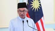 मलेशिया में सरकारी कर्मचारियों को घर से काम करने की सलाह, तेल संकट के बीच फैसला