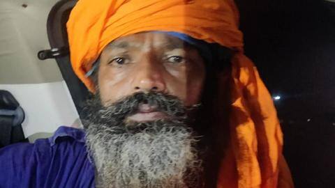 सिंघू बॉर्डर पर हत्या: आरोपी निहंग ने आत्मसमर्पण किया, कहा- कोई अफसोस नहीं सिंघू बॉर्डर पर हत्या: आरोपी निहंग ने आत्मसमर्पण किया, कहा- कोई अफसोस नहीं