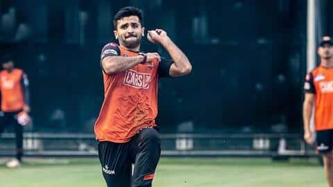 IPL 2022: कौन हैं सनराइजर्स हैदराबाद के तेज गेंदबाज फजलहक फारूकी? IPL 2022: कौन हैं सनराइजर्स हैदराबाद के तेज गेंदबाज फजलहक फारूकी?