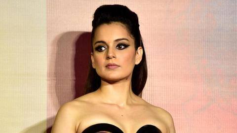 कंगना नहीं भर पाईं पिछले साल का आधा टैक्स, काम नहीं होने को बताया कारण कंगना नहीं भर पाईं पिछले साल का आधा टैक्स, काम नहीं होने को बताया कारण