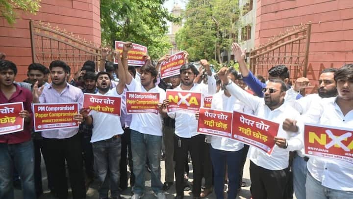 NEET: एजेंसियों को शक- प्रोफेसर कुलकर्णी ने रट लिए थे सवाल, संदेह में लातूर का अस्पताल