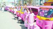 पिंक ऑटो रिक्शा को कन्वर्टिबल कार के रूप में किया मॉडिफाई, देखिए वायरल वीडियो 