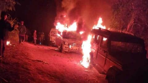 नागालैंड: सुरक्षाबलों की गोलीबारी में कई आम लोगों की मौत, हालात तनावपूर्ण नागालैंड: सुरक्षाबलों की गोलीबारी में कई आम लोगों की मौत, हालात तनावपूर्ण
