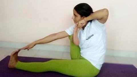 आकर्ण धनुरासन: जानिए इस योगासन के अभ्यास का तरीका, इससे जुड़ी सावधानियां और फायदे आकर्ण धनुरासन: जानिए इस योगासन के अभ्यास का तरीका, इससे जुड़ी सावधानियां और फायदे
