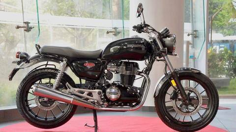 1 अप्रैल से मंहगी मिलेगी होंडा H'ness CB350, कीमत में होगा 5,000 रुपये तक का इजाफा 1 अप्रैल से मंहगी मिलेगी होंडा H'ness CB350, कीमत में होगा 5,000 रुपये तक का इजाफा