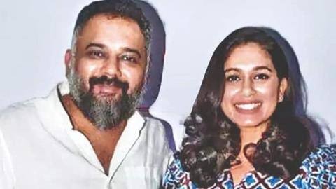 निर्देशक लव रंजन ने आगरा में की गर्लफ्रेंड अलीशा से शादी, पहुंचे ये सितारे निर्देशक लव रंजन ने आगरा में की गर्लफ्रेंड अलीशा से शादी, पहुंचे ये सितारे