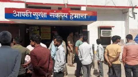 मेरठ: भागने की कोशिश कर रहे गैंगरेप के आरोपी को पुलिस ने मारी गोली मेरठ: भागने की कोशिश कर रहे गैंगरेप के आरोपी को पुलिस ने मारी गोली