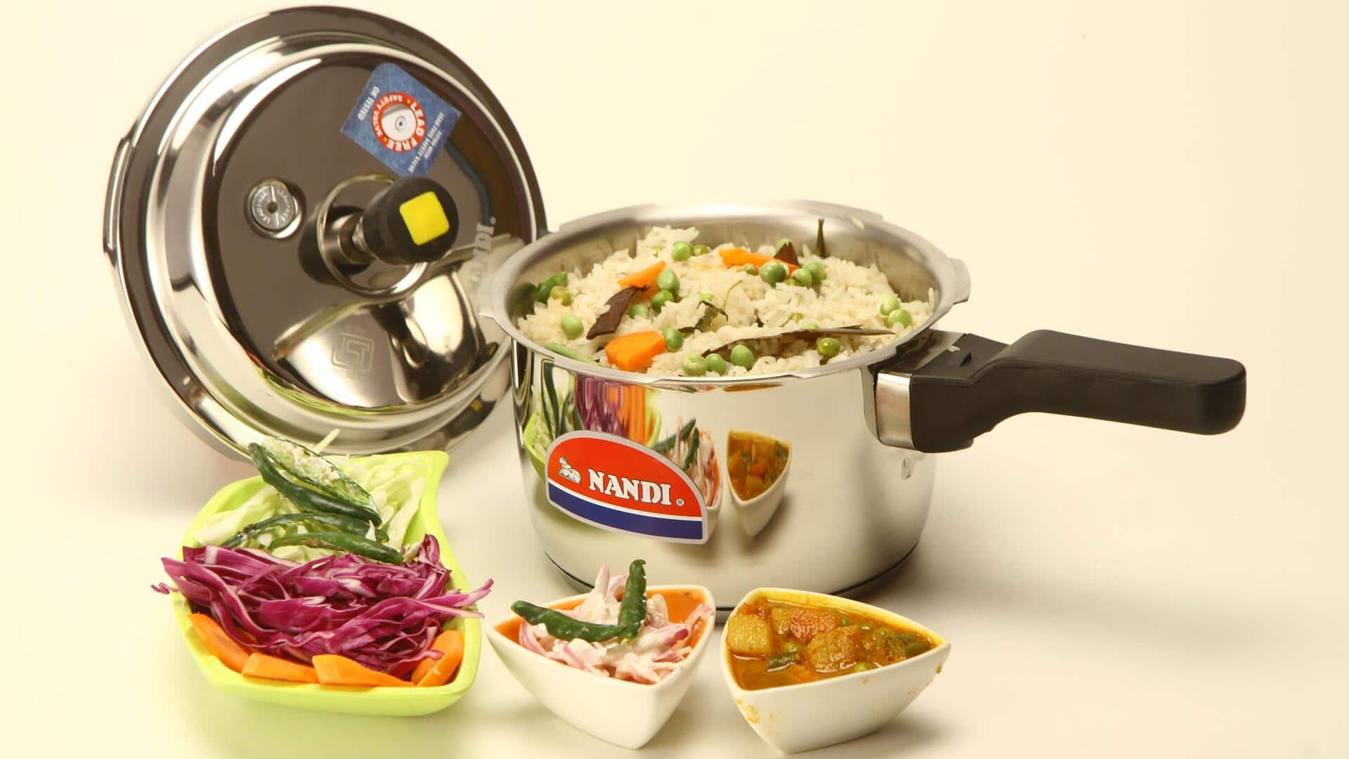 चावल बनाने के लिए राइस कुकर खरीदना सही है या प्रेशर कुकर? जानिए दोनों में अंतर