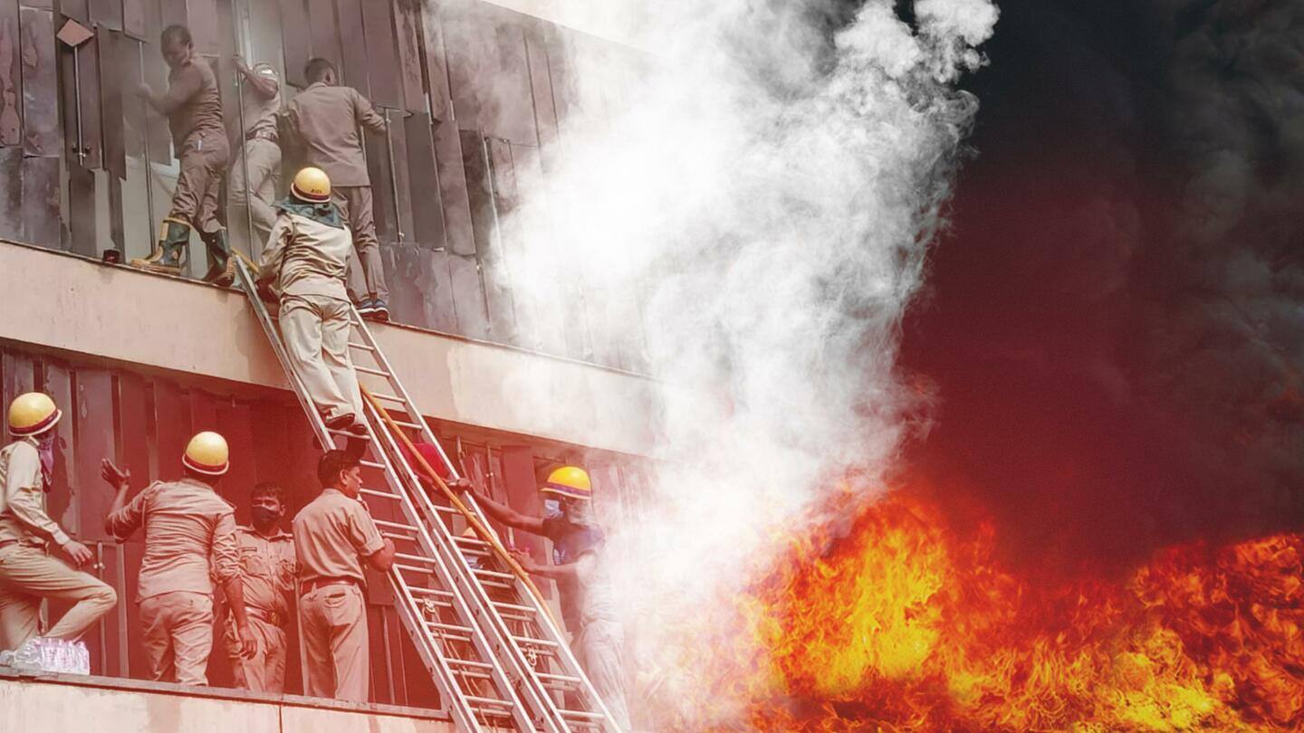 लखनऊ: हजरतगंज के एक बड़े होटल में लगी आग; 6 की मौत, कई घायल