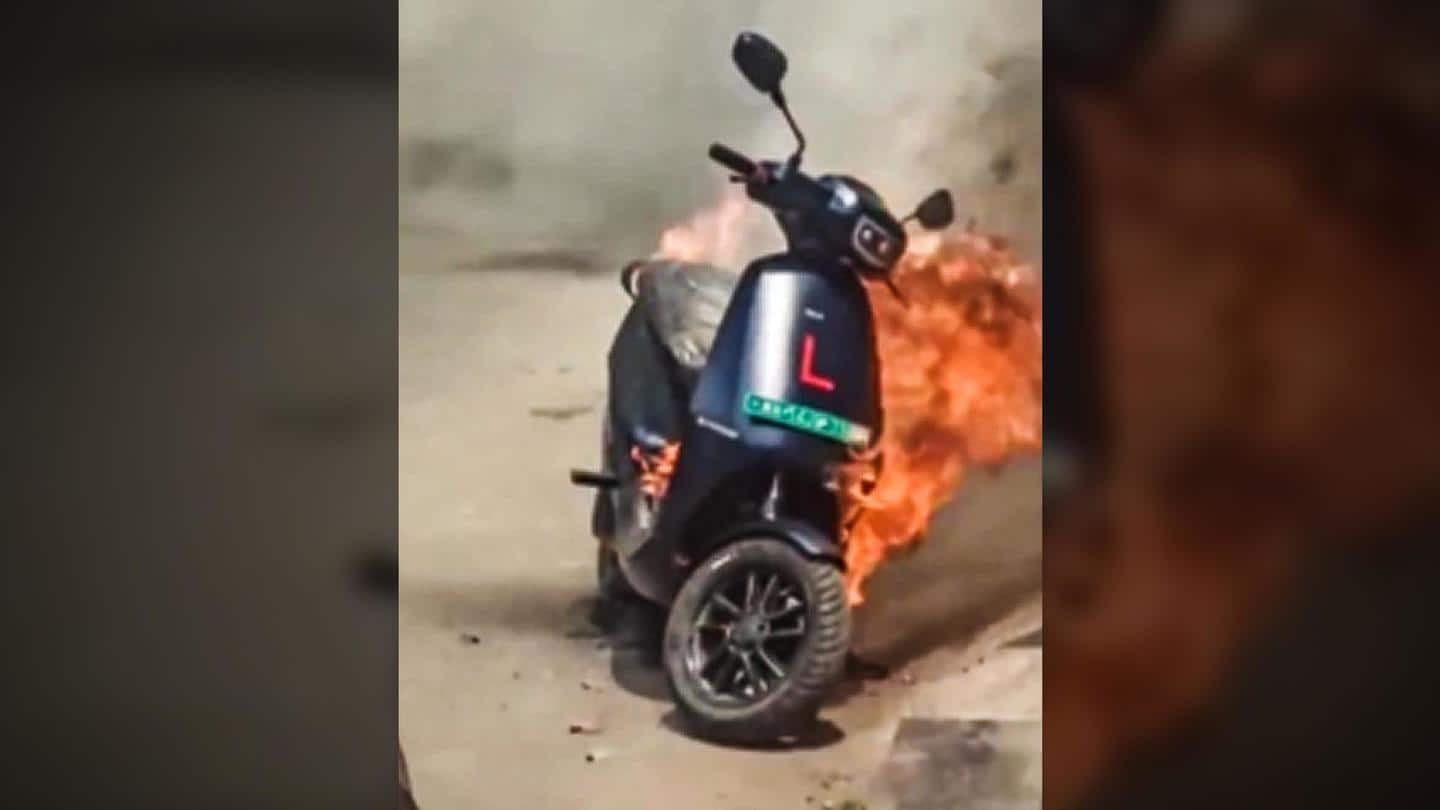 इलेक्ट्रिक स्कूटरों में आग लगने की घटना को लेकर गंभीर हुई सरकार, जांच के आदेश
