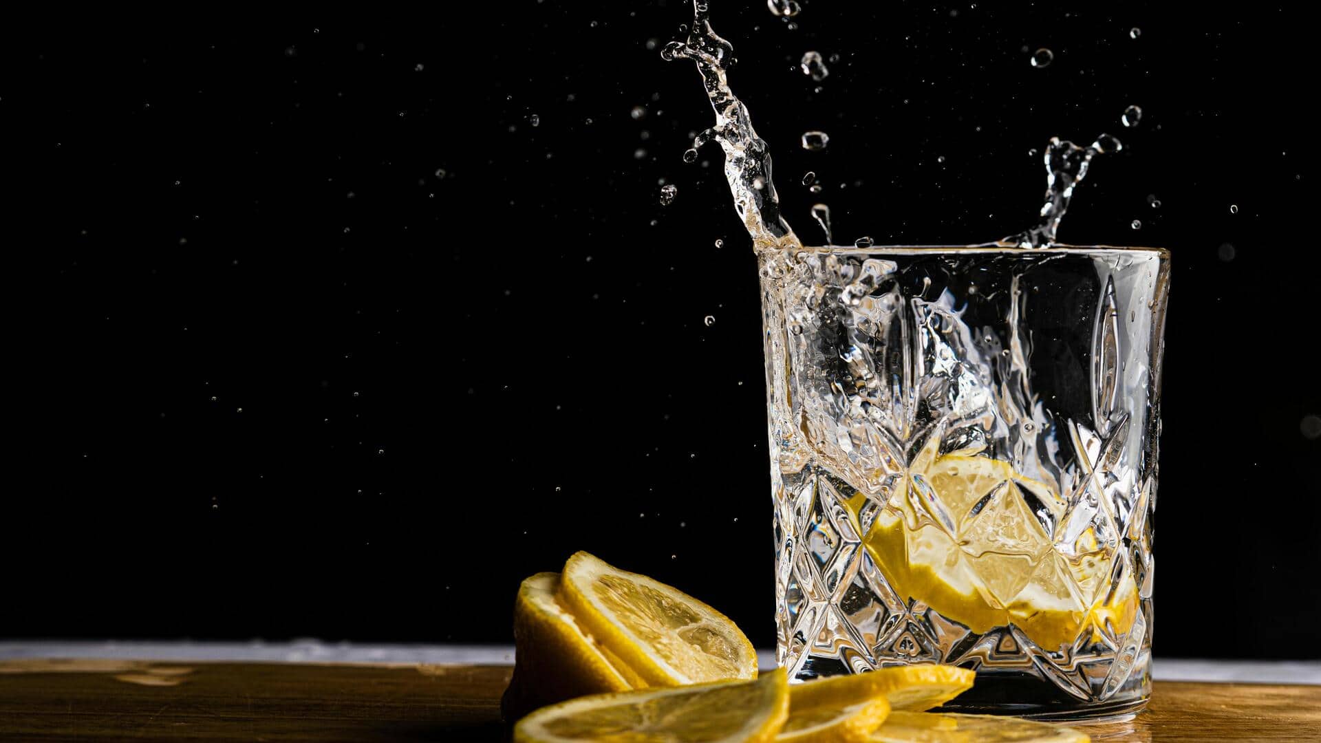 रोजाना सुबह एक गिलास नींबू पानी पीने से मिल सकते हैं ये 5 प्रमुख फायदे