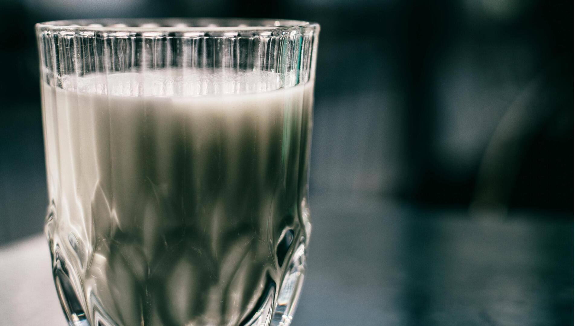 ऊंट का दूध बनाम गाय का दूध: जानिए कौन-सा है स्वास्थ्य के लिए बेहतर?