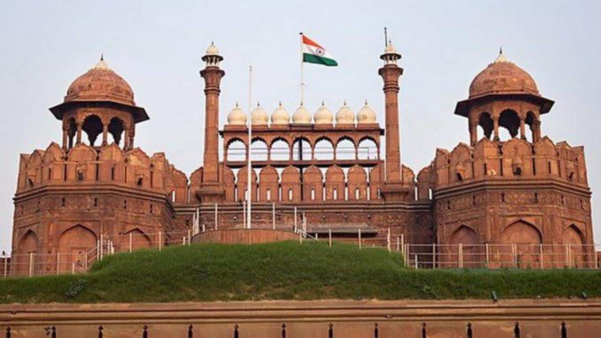 महिला ने लाल किले पर जताया अपना अधिकार, सुप्रीम कोर्ट ने खारिज की याचिका महिला ने लाल किले पर जताया अपना अधिकार, सुप्रीम कोर्ट ने खारिज की याचिका