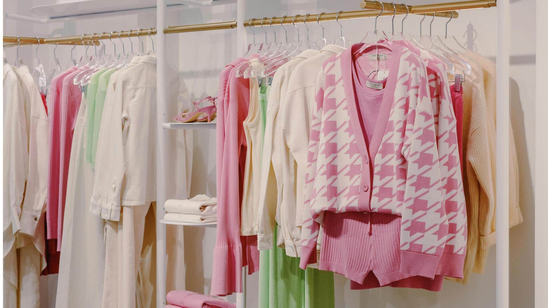 सर्दियों के लिए ऐसे बनाएं अपनी मिनिमलिस्ट अलमारी, हर आउटफिट लगेगा स्टाइलिश