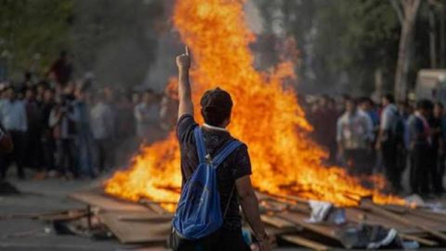 नागरिकता (संशोधन) बिल: असम में हिंसक प्रदर्शन जारी, पुलिस ने चलाई गोलियां, इंटरनेट बंद