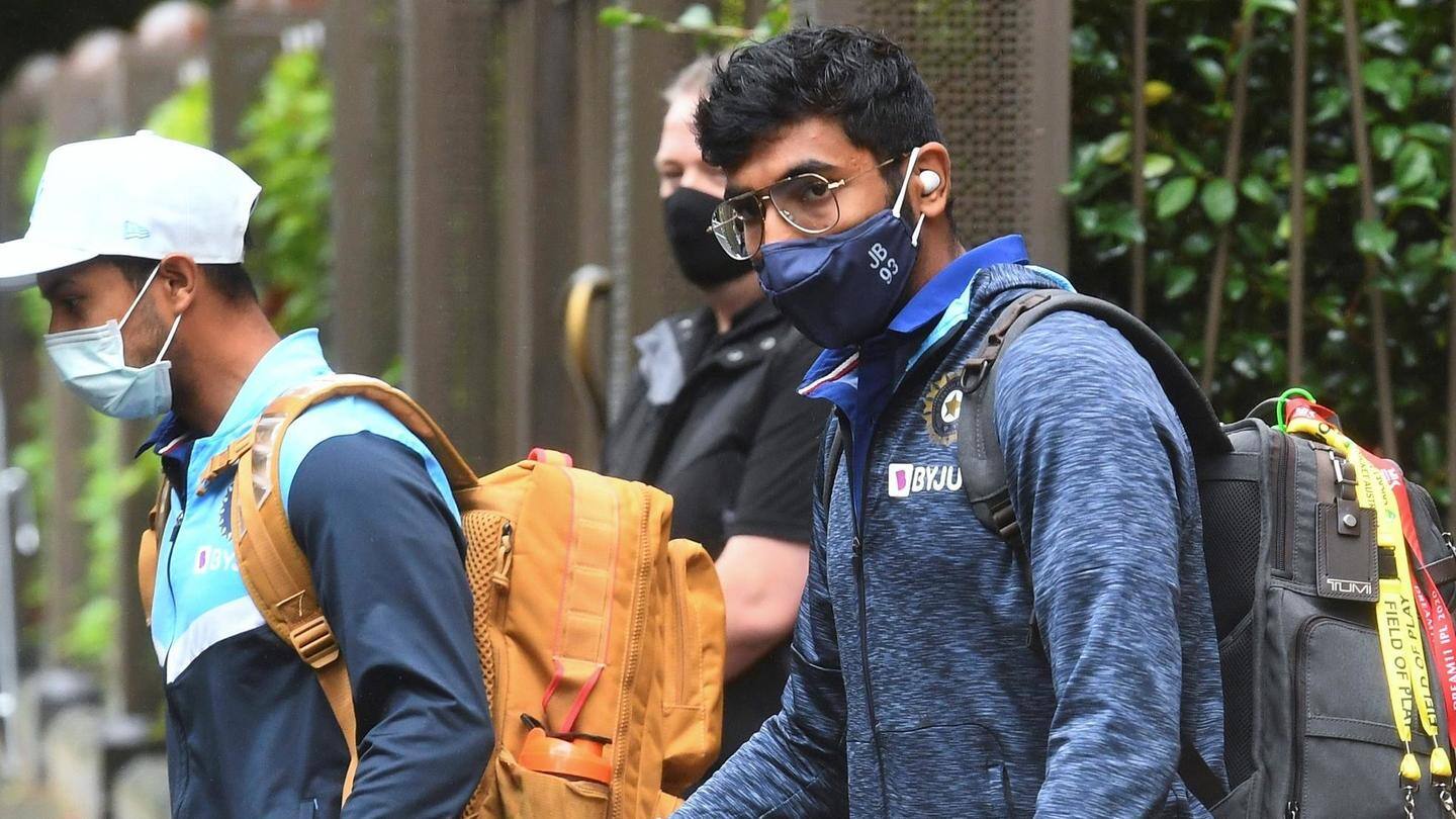 भारतीय टीम सिडनी के लिए हुई रवाना भारतीय टीम सिडनी के लिए हुई रवाना