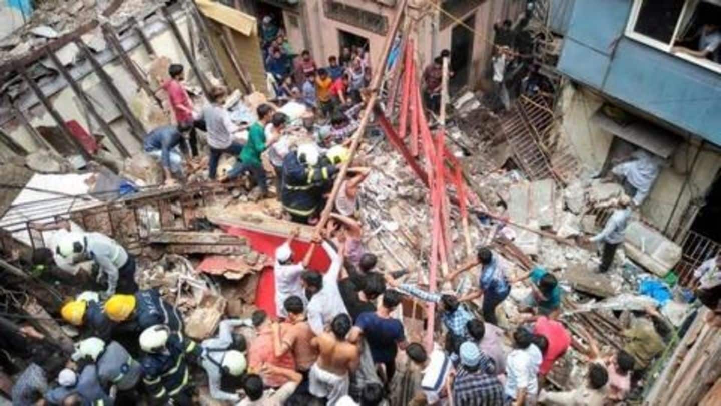मुंबई में गिरी चार मंजिला इमारत, 12 लोगों की मौत, अभी भी फंसे हैं कई लोगों