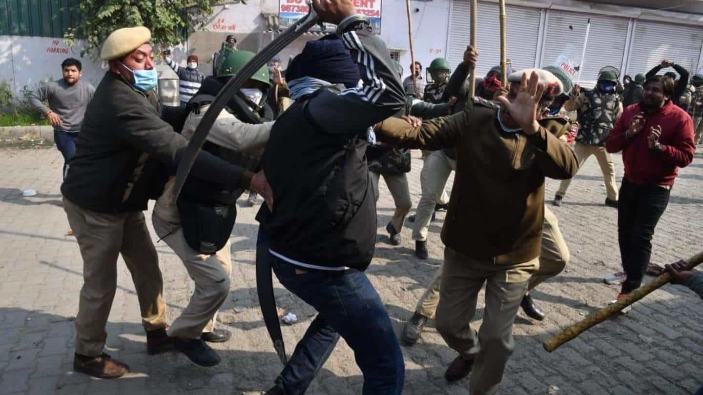 सिंघु बॉर्डर उपद्रव: तलवार से हमला करने वाले शख्स समेत 44 गिरफ्तार