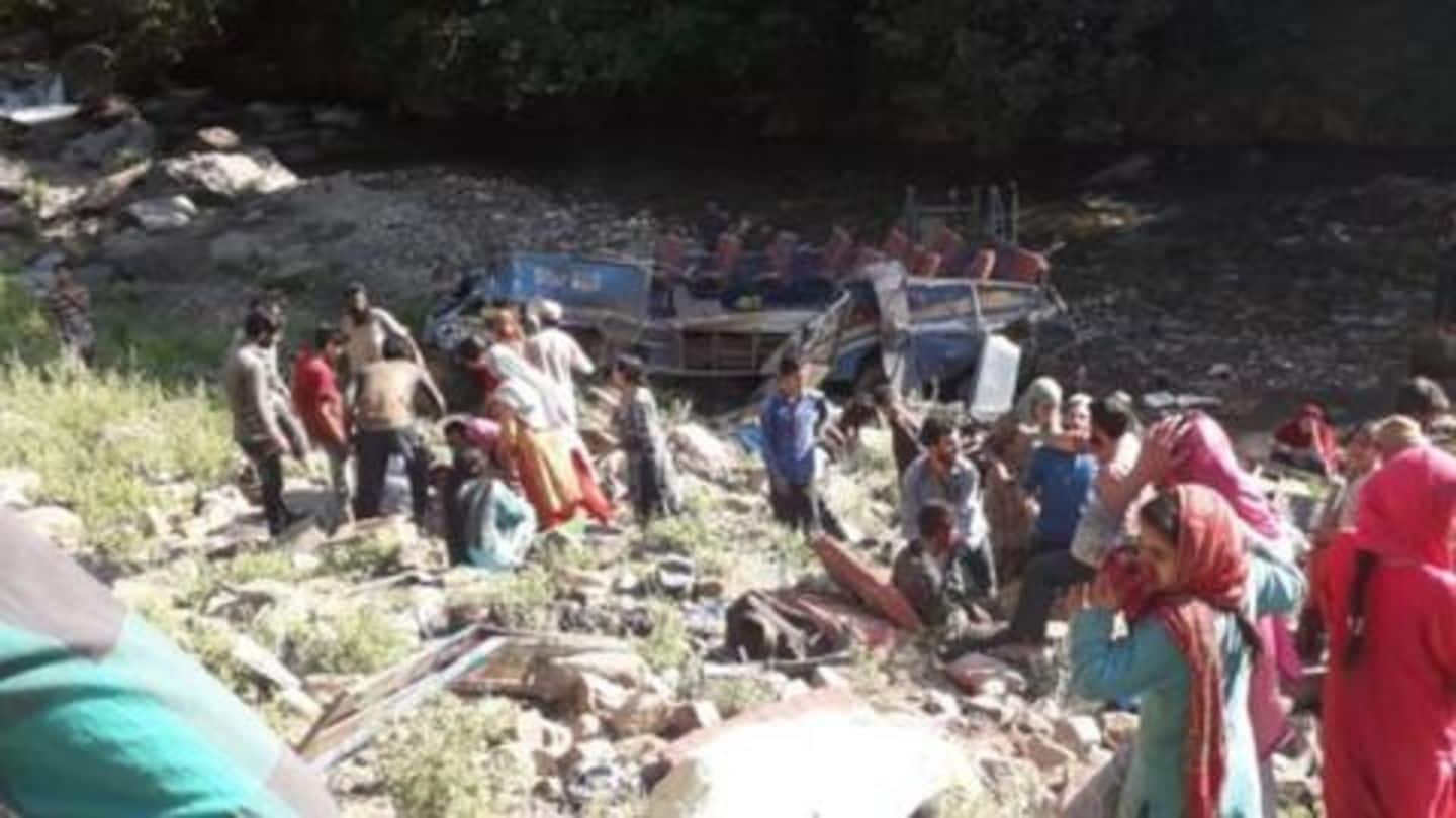 जम्मू-कश्मीर बस हादसाः मृतकों की संख्या बढ़कर 35 पहुंची, प्रधानमंत्री मोदी ने जताया दुख