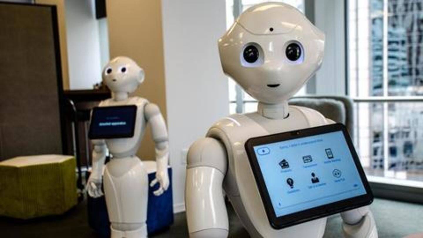 इस स्कूल में छात्रों को पढ़ाते हैं रोबोट, देते हैं उनके सवालों का जबाव
