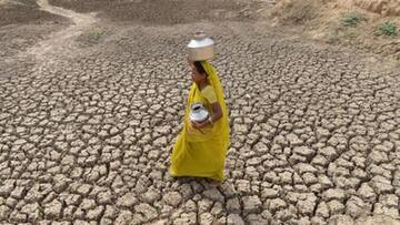देश का आधे से ज्यादा भाग जलसंकट से त्रस्त, पानी के लिए संघर्ष कर रहे लोग