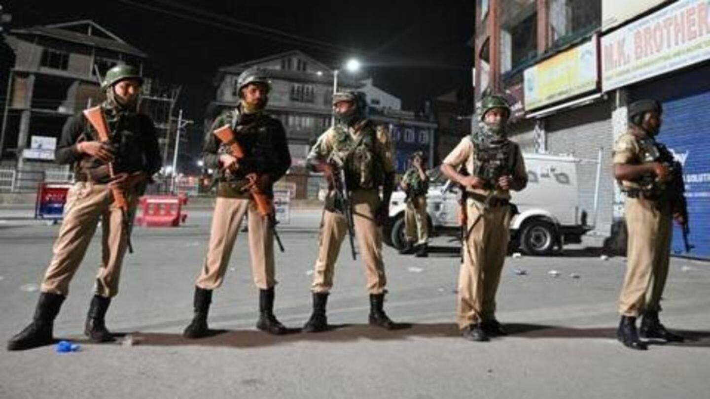जम्मू-कश्मीरः महबूबा, उमर समेत कई नेता नजरबंद, कई इलाकों में कर्फ्यू, कैबिनेट बैठक खत्म