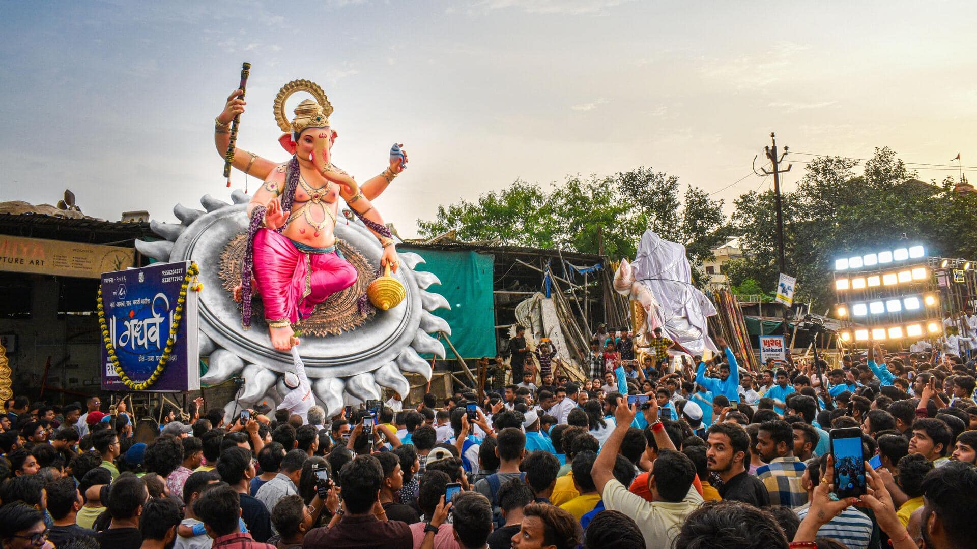 गणेशोत्सव के दौरान बड़ी भीड़ को संभालने के लिए अपनाएं ये तरीके