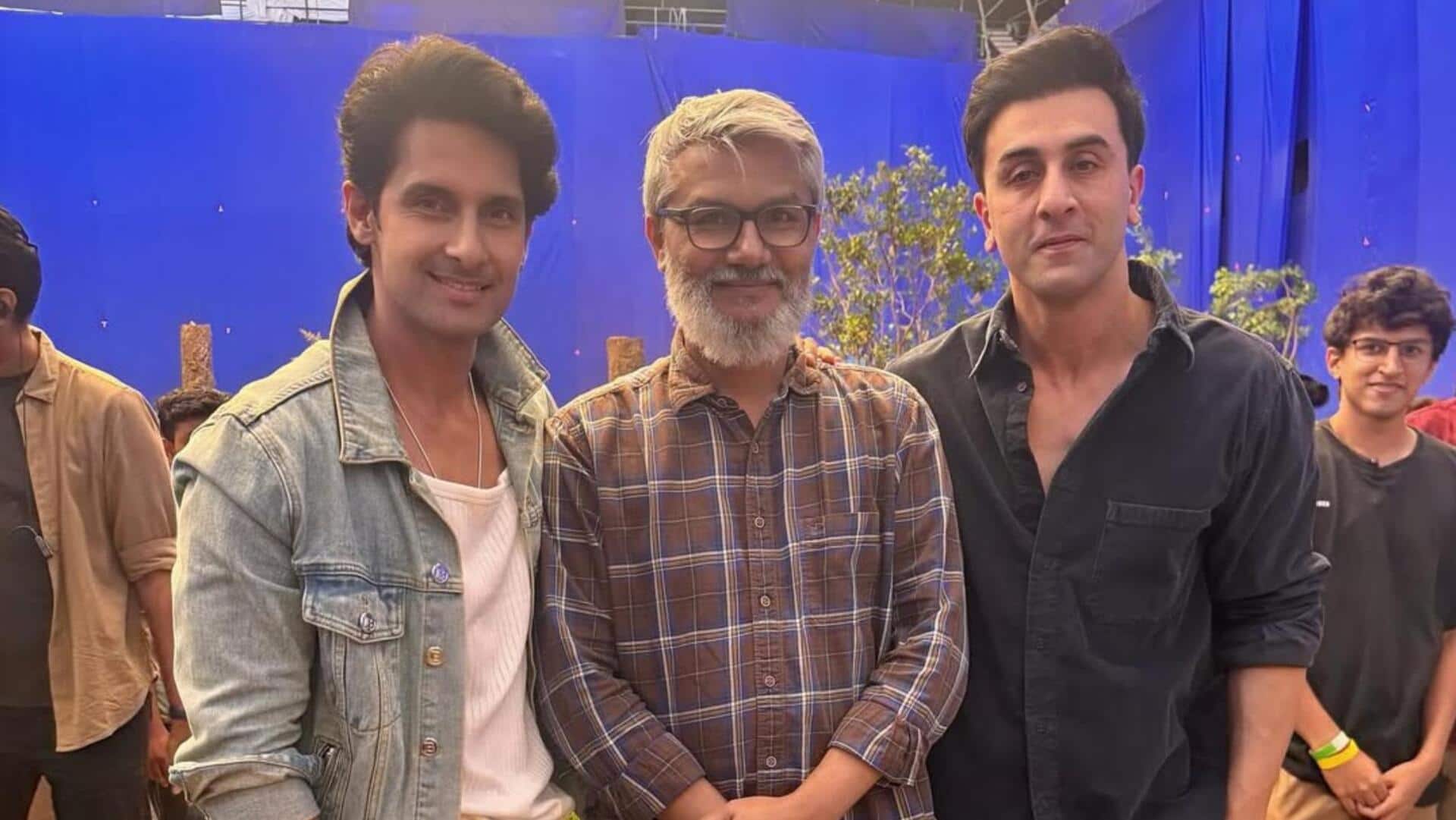 रवि दुबे ने फिल्म 'रामायण' के सेट से साझा की तस्वीर, साथ दिखे रणबीर कपूर-नितेश तिवारी रवि दुबे ने फिल्म 'रामायण' के सेट से साझा की तस्वीर, साथ दिखे रणबीर कपूर-नितेश तिवारी