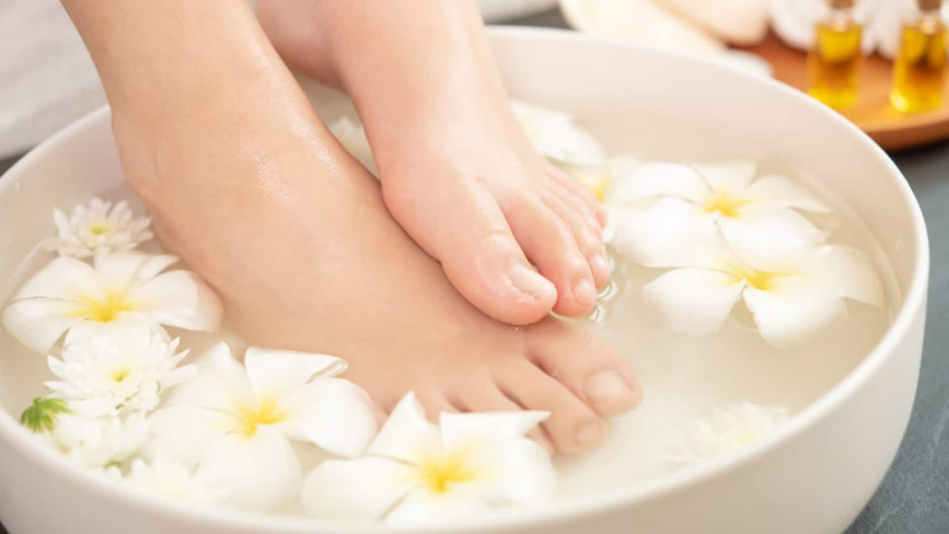 गर्मियों के मौसम में ऐसे करें अपने पैरों की देखभाल, हमेशा रहेंगे मुलायम