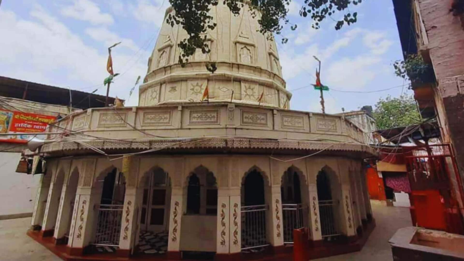 दिल्ली: कालकाजी मंदिर के सेवादार की पीट-पीटकर हत्या, प्रसाद को लेकर हुआ था विवाद दिल्ली: कालकाजी मंदिर के सेवादार की पीट-पीटकर हत्या, प्रसाद को लेकर हुआ था विवाद