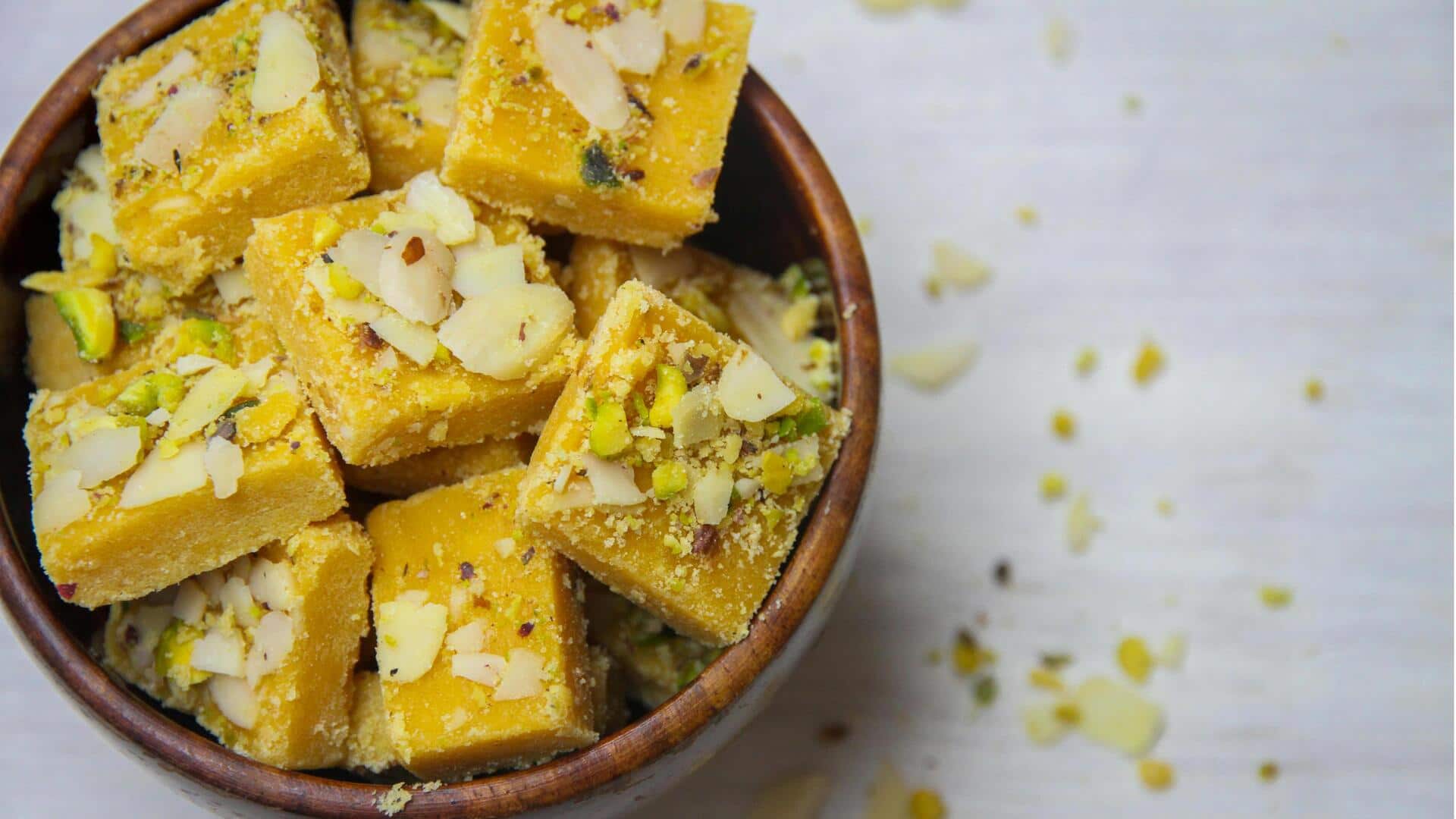 घर आए मेहमानों को परोसें गुड़ से बनी ये मिठाइयां, सेहत के लिए भी हैं फायदेमंद