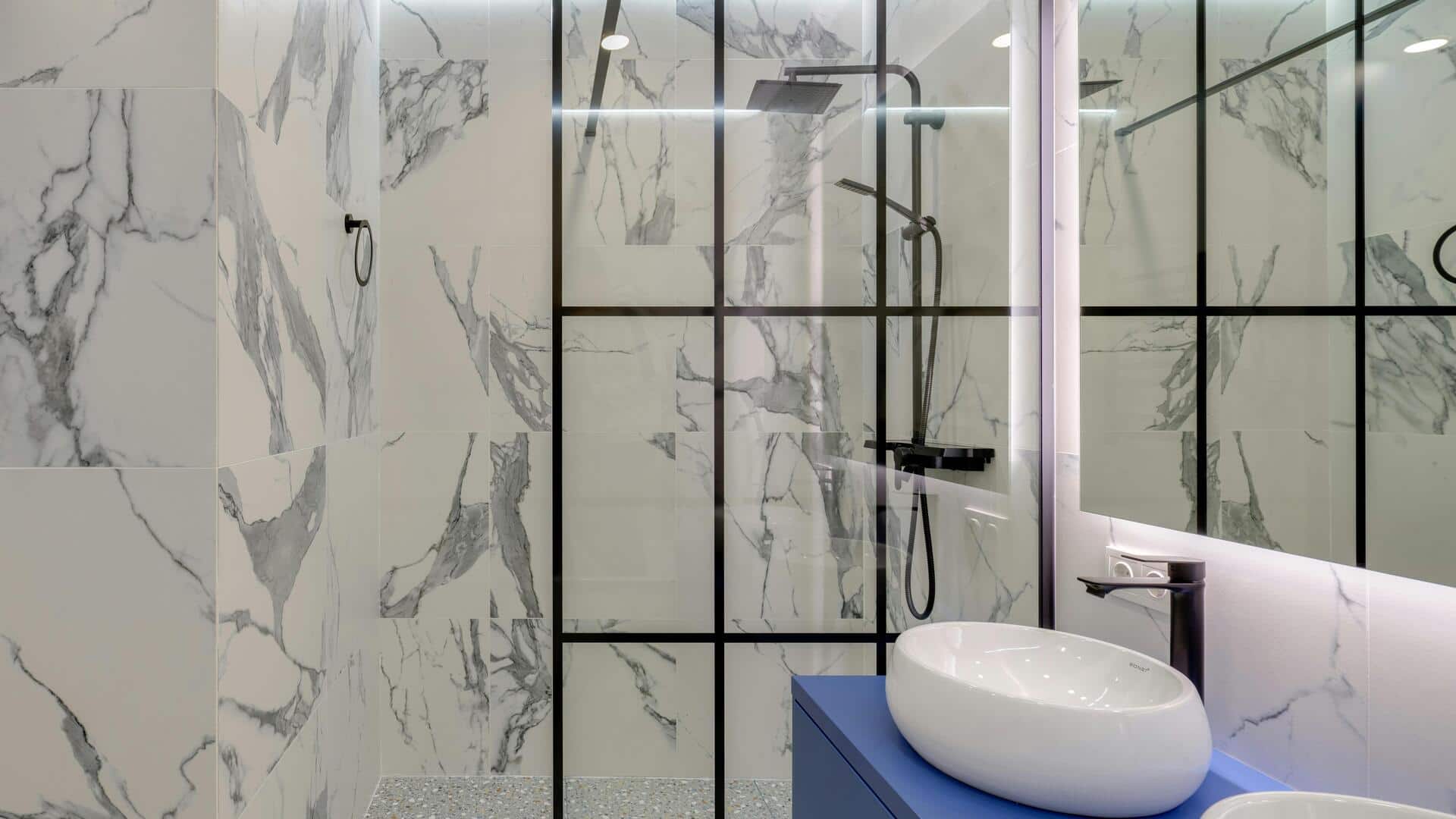 बाथरूम की टाइल्स को चमकाने के लिए अपनाएं ये 5 आसान तरीके