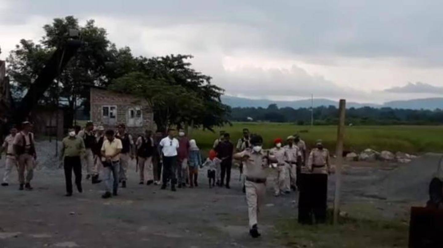 पुलिस ने शौचालय से शव बरामद किया पुलिस ने शौचालय से शव बरामद किया