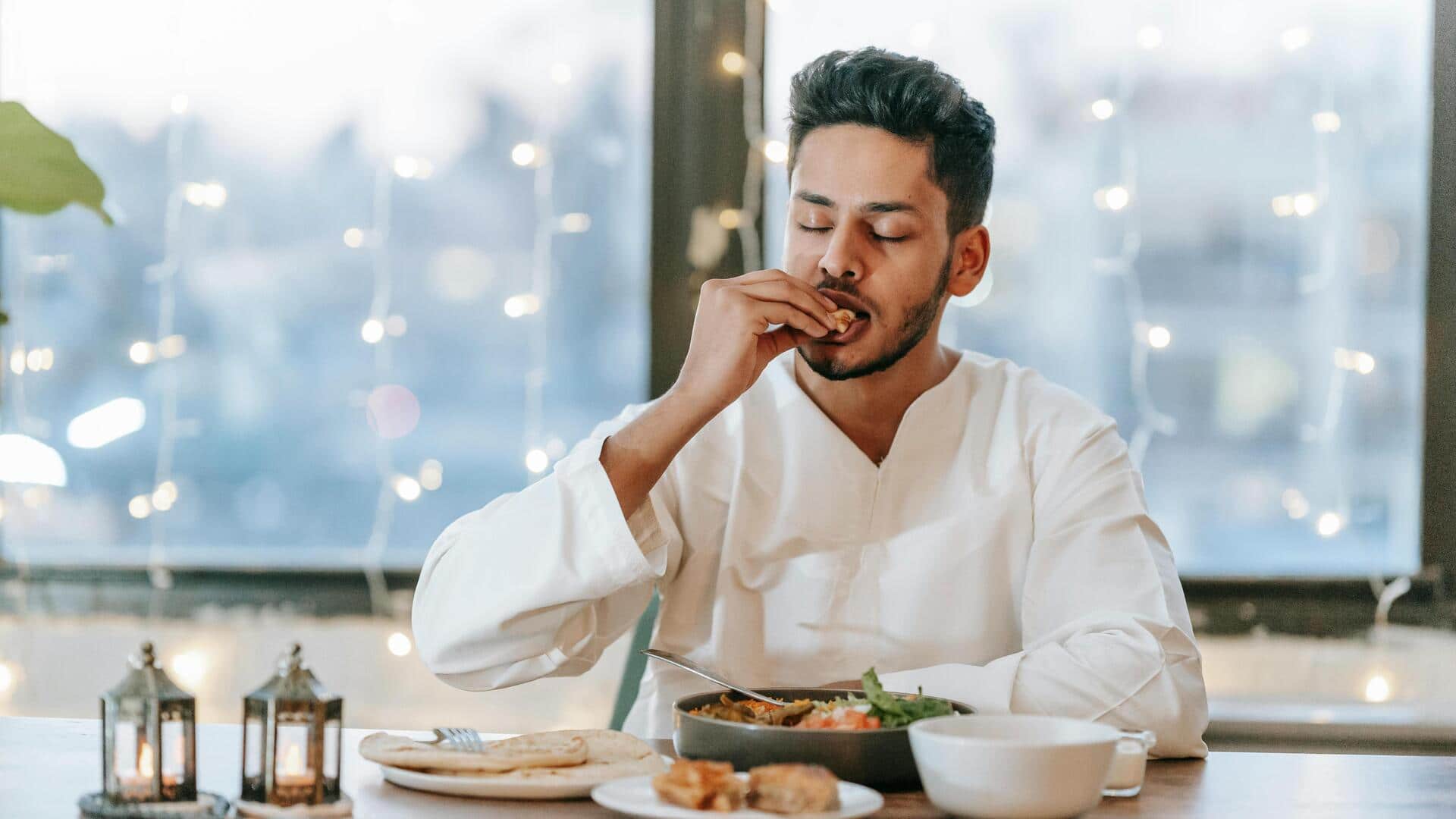 रात में जरूरत से ज्यादा खाना खा लेते हैं? जानिए इससे बचने के आसान तरीके