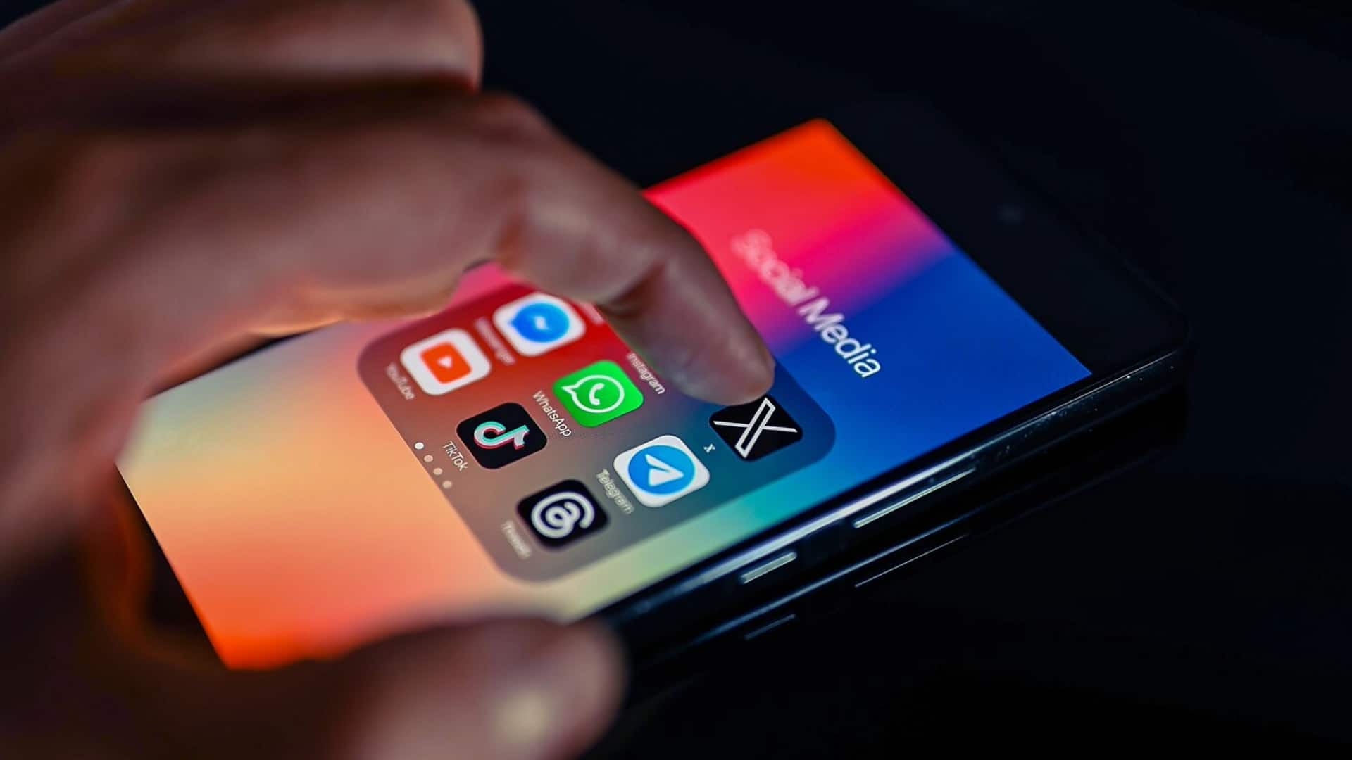 सोशल मीडिया कंटेंट मॉडरेशन में बहुत उपयोगी हैं ये 5 AI टूल