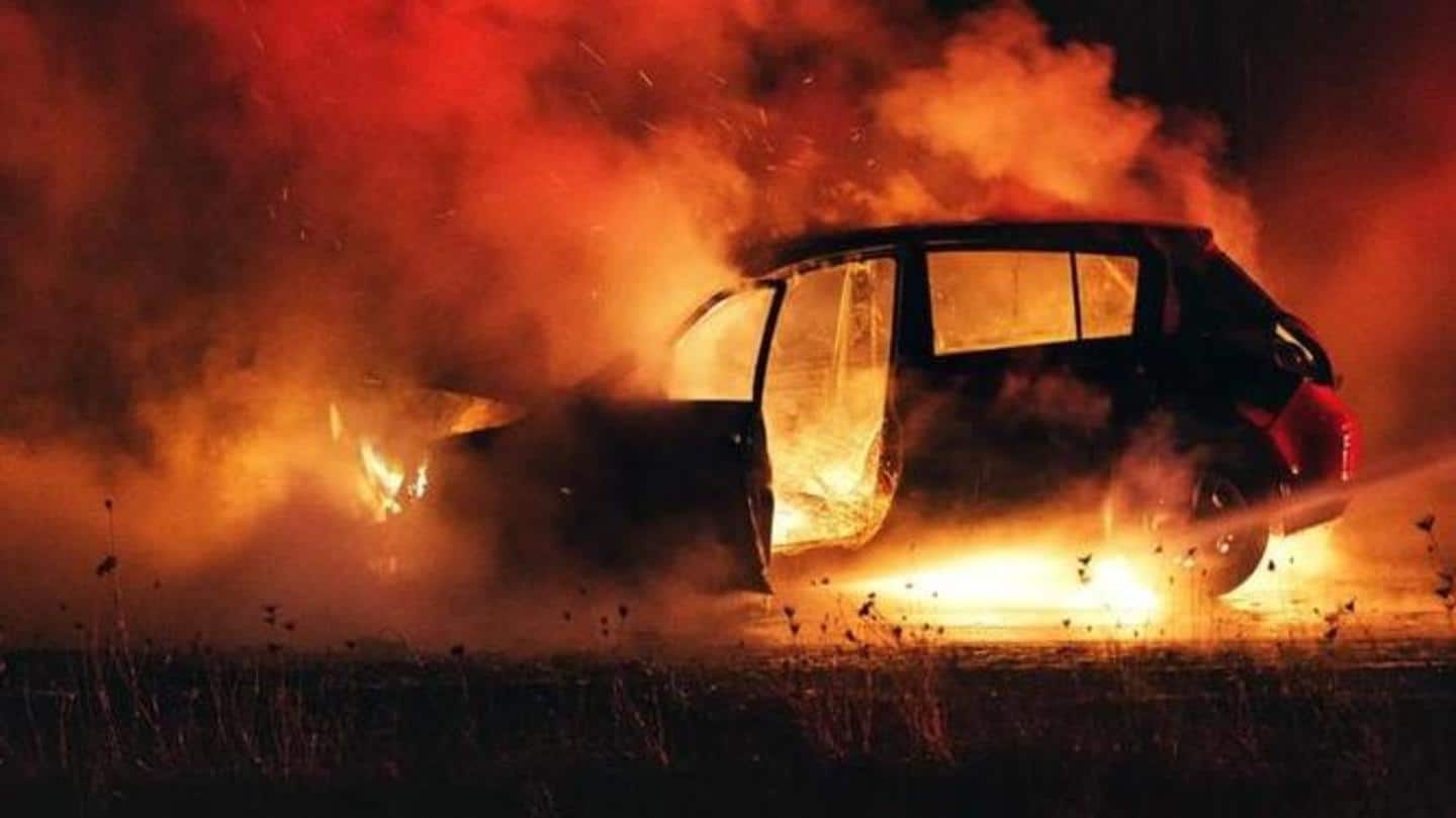 केरल: कन्नूर में कार में अचानक लगी आग, गर्भवती महिला और पति की जलकर मौत