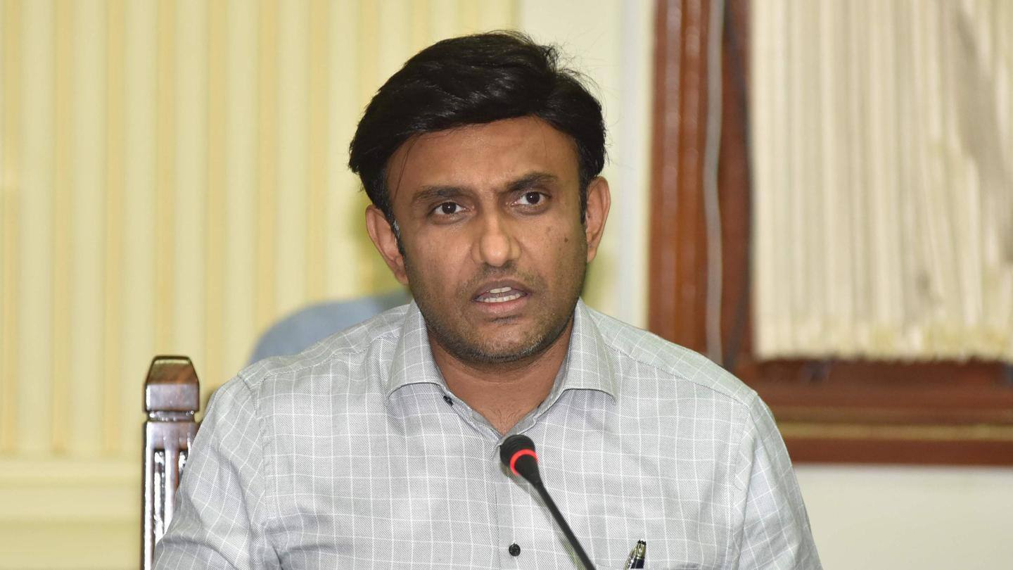 गंभीर रूप से बीमार नहीं कर रहा ओमिक्रॉन- सुधाकर गंभीर रूप से बीमार नहीं कर रहा ओमिक्रॉन- सुधाकर