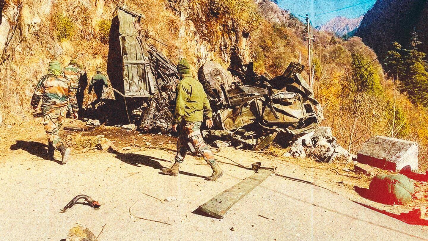 सिक्किम में भारतीय सेना का ट्रक खाई में गिरा, 16 जवानों की मौत